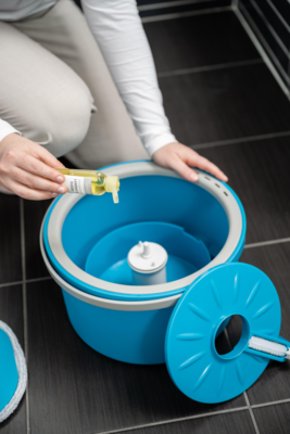 Clean Water Spin Mop ® - il mocio che usa solo acqua pulita! 
