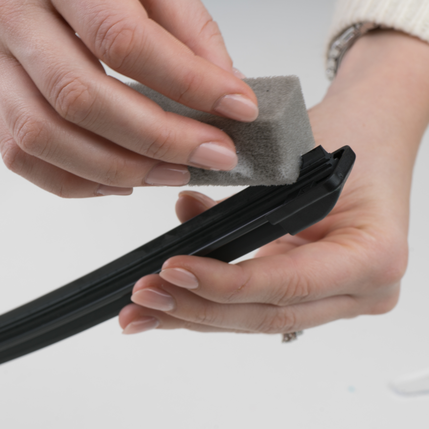 Clean Cut - Dispositivo per spazzole tergicristallo  